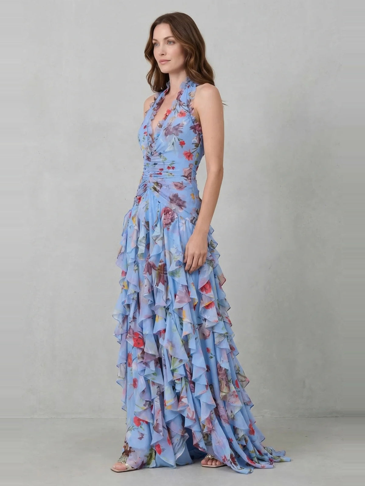 Belladina | Robe longue romantique avec un imprimé de roses en cascade et un décolleté américain
