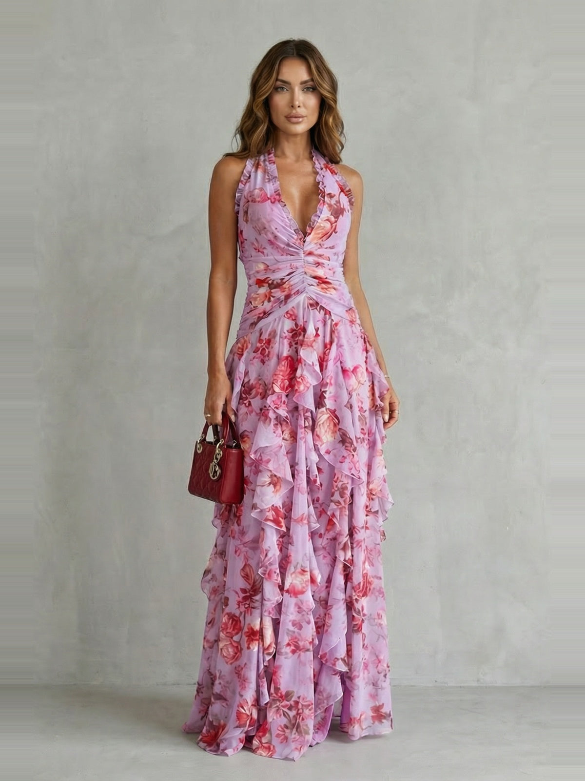 Belladina | Robe longue romantique avec un imprimé de roses en cascade et un décolleté américain