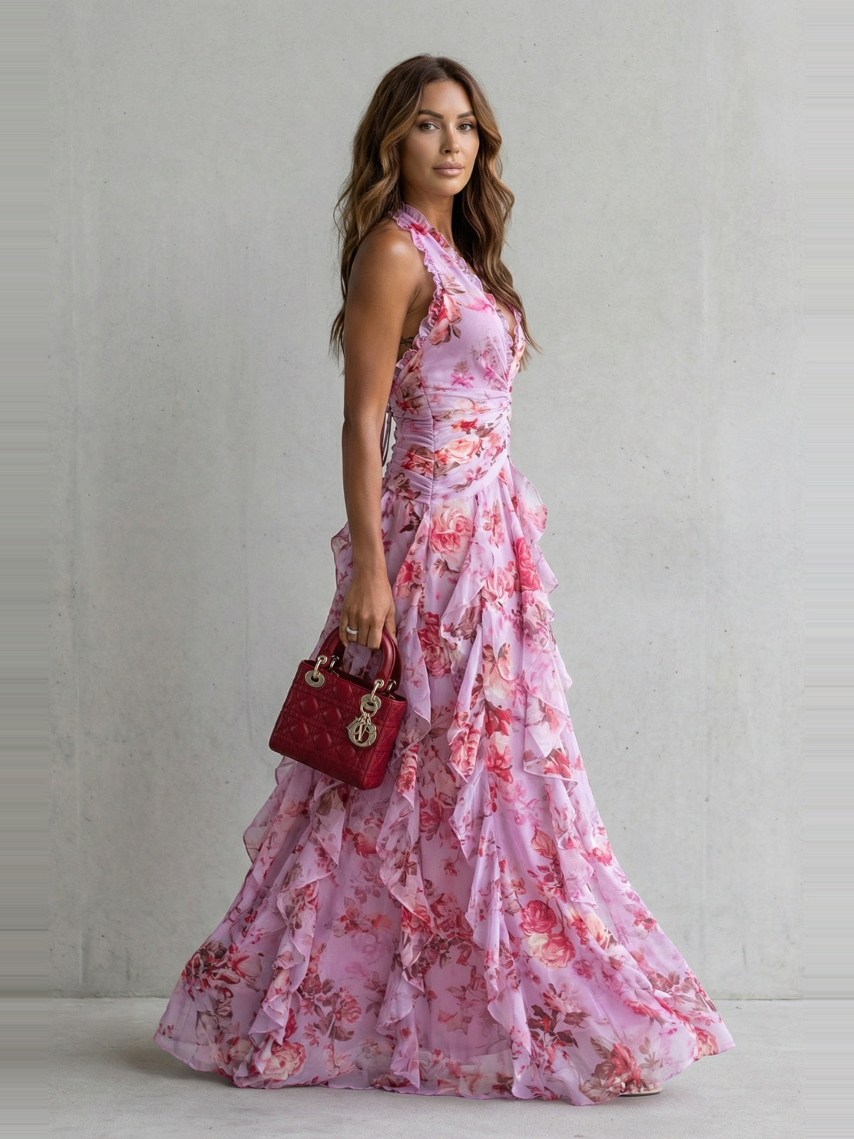 Belladina | Robe longue romantique avec un imprimé de roses en cascade et un décolleté américain