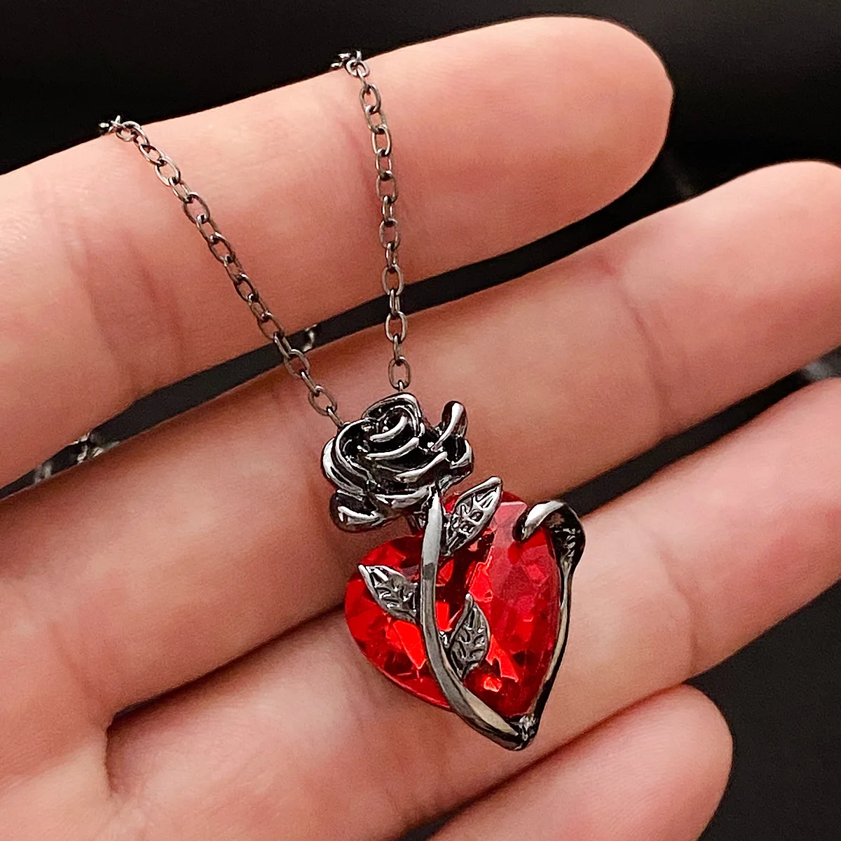 Collier Scarlet Roseheart