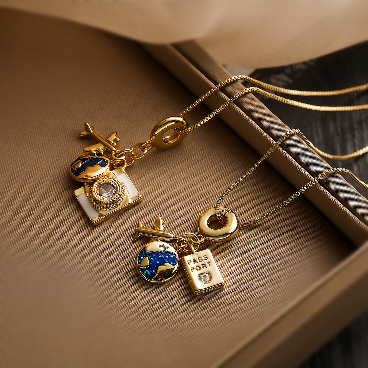 Collier à charms « Souvenirs de voyage »