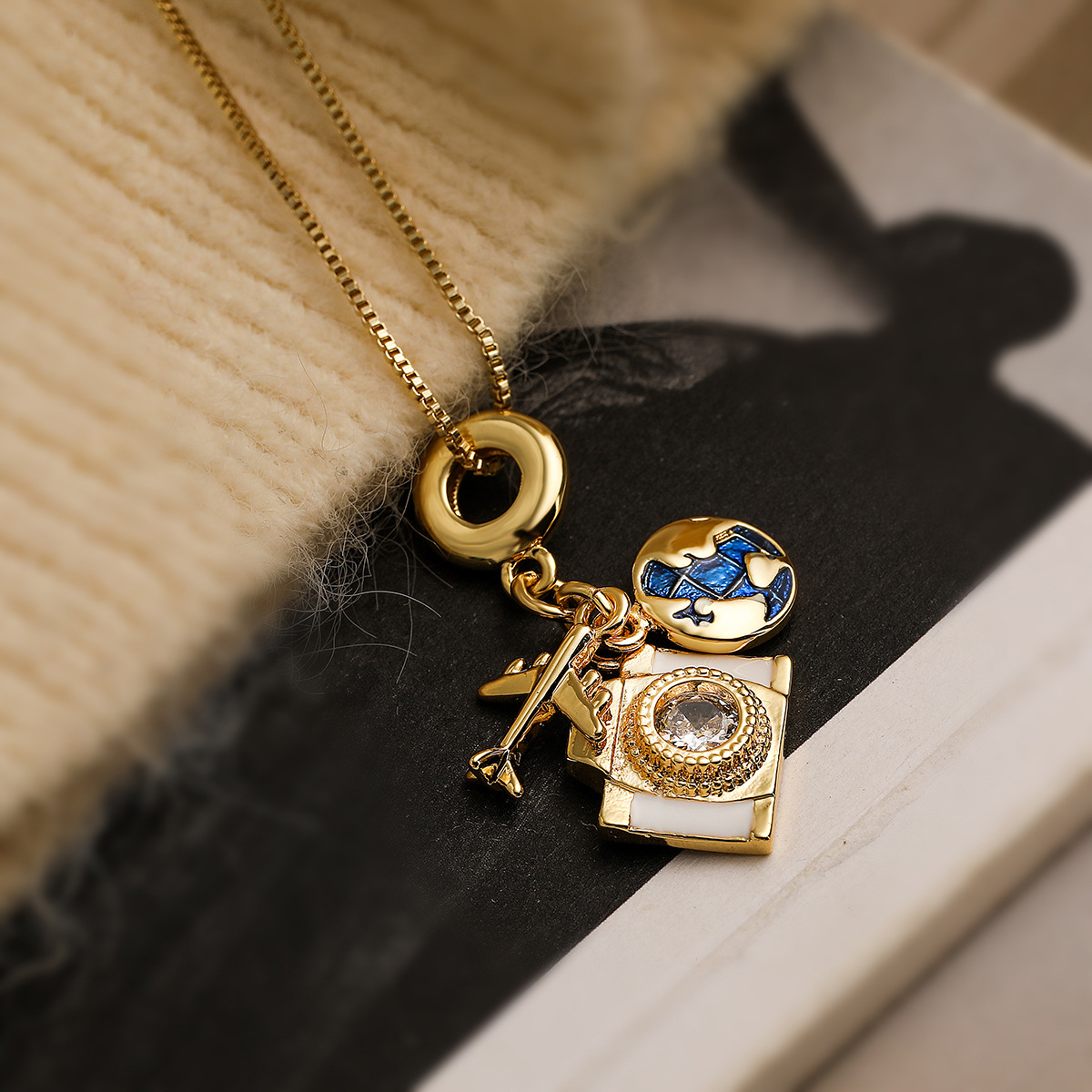 Collier à charms « Souvenirs de voyage »