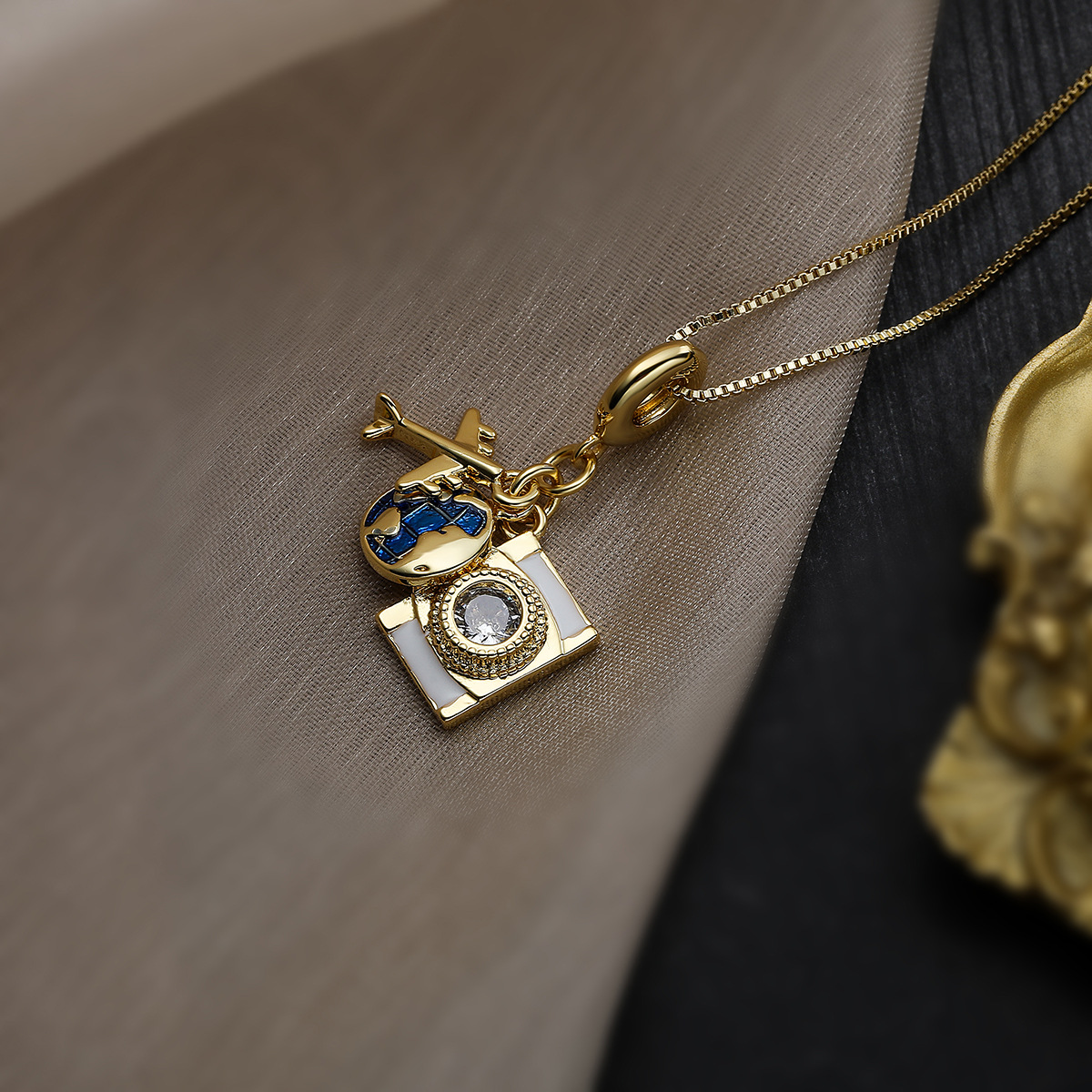 Collier à charms « Souvenirs de voyage »