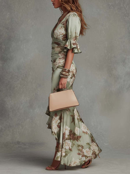 Anna | Robe longue asymétrique en satin vert avec encolure en V