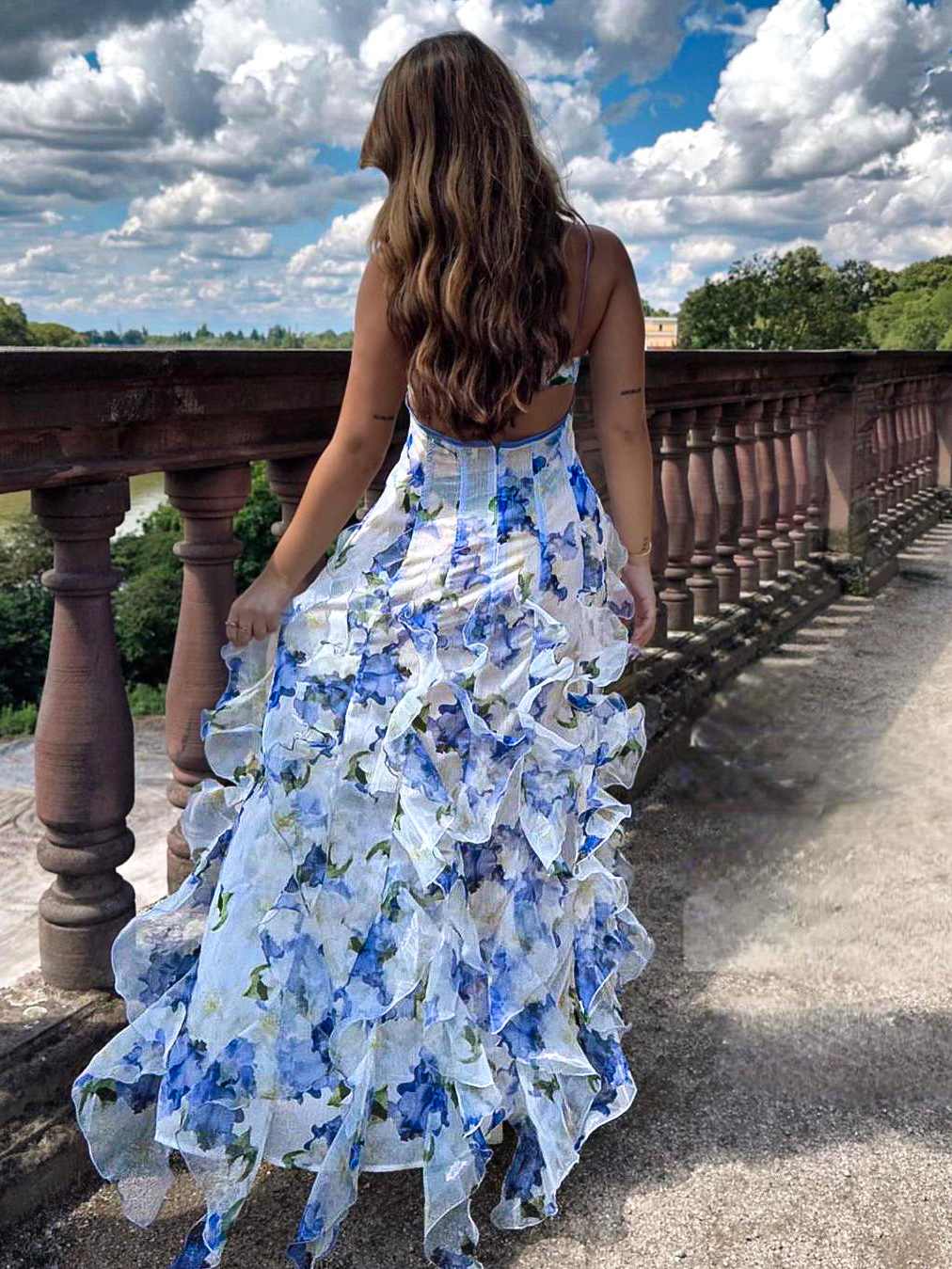 Uri | Robe midi à fleurs avec volants