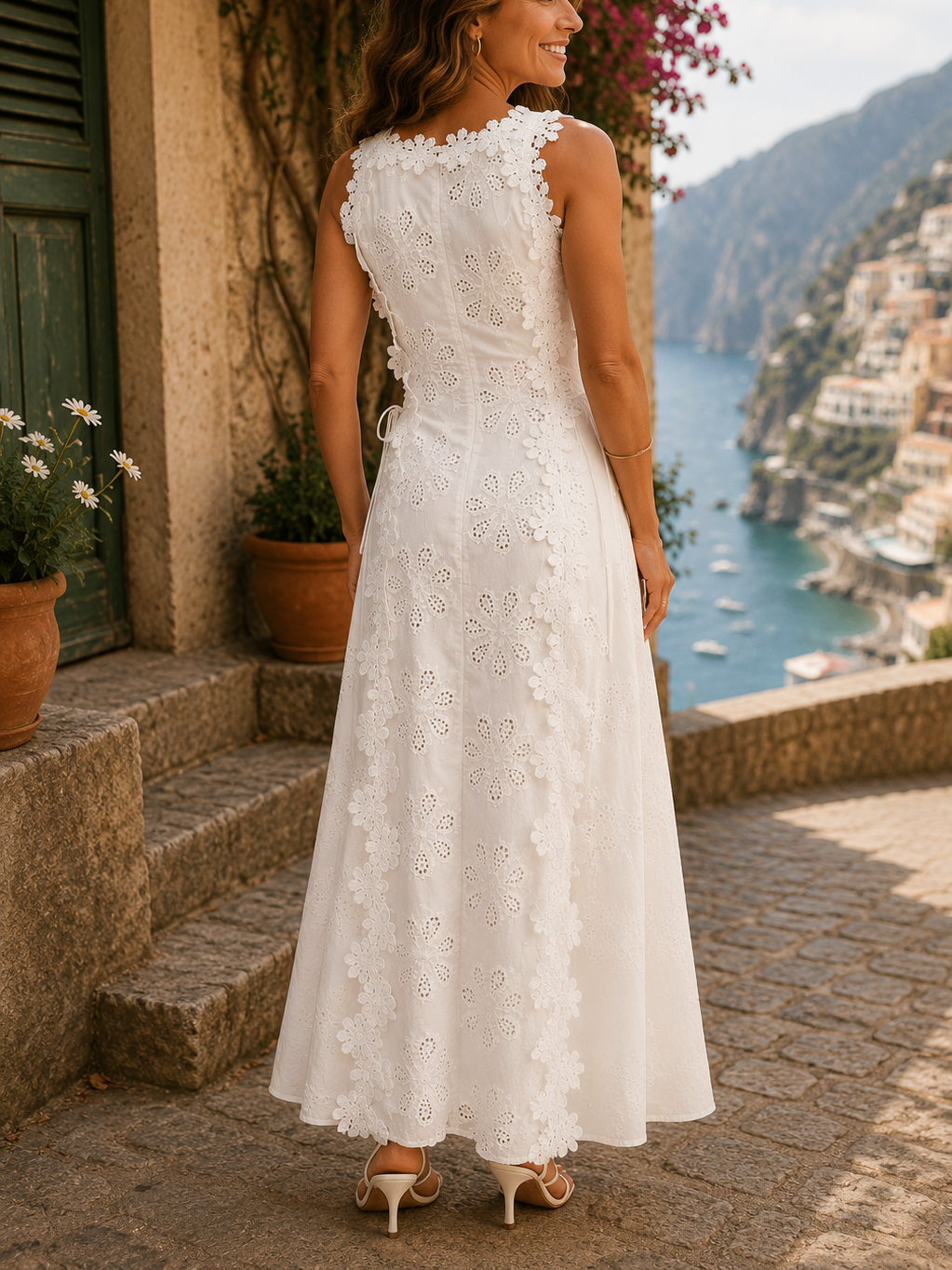 Della | Élégante robe longue brodée